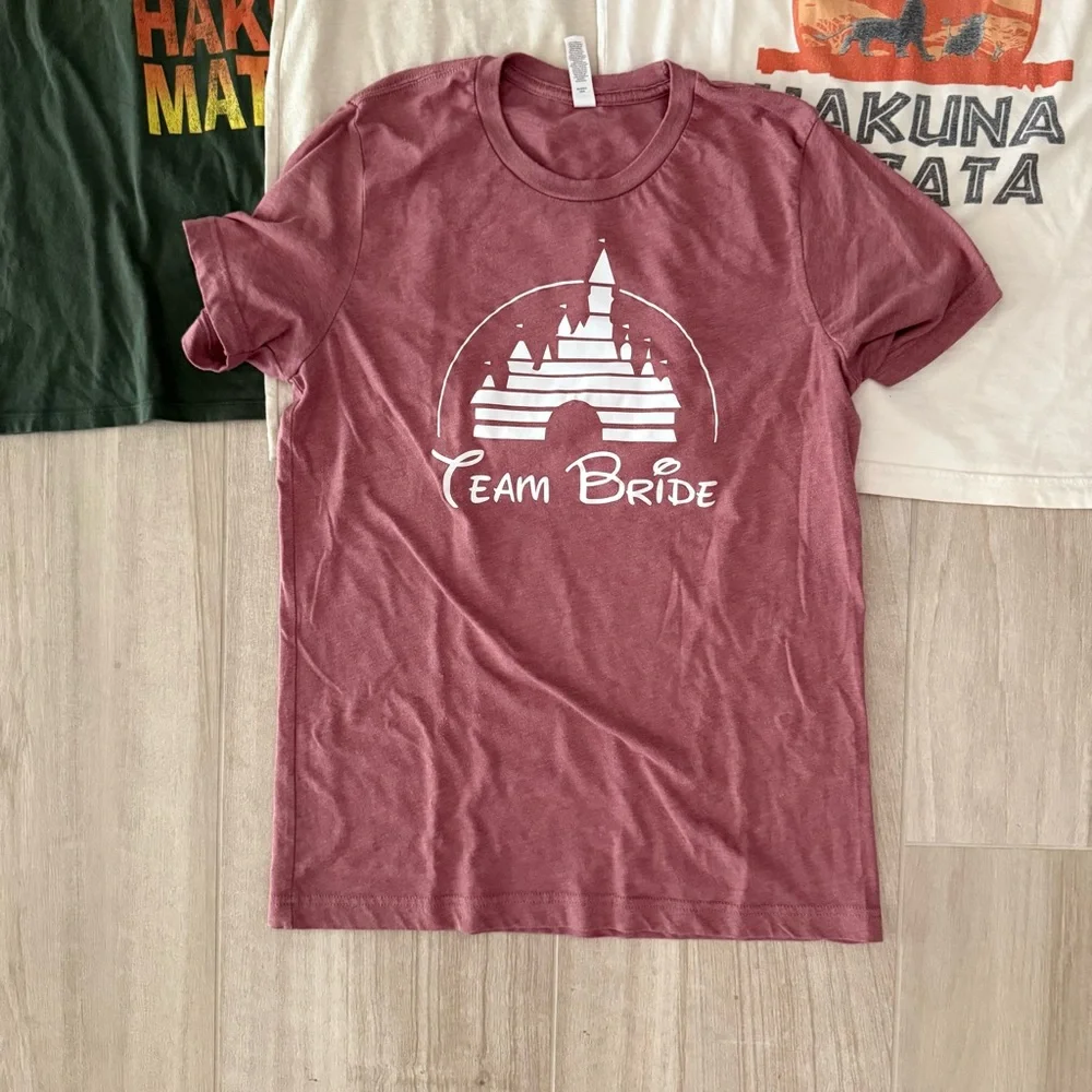 Lot of 5 Disney Theme Park Shirts Medium - Picture 5 of 6